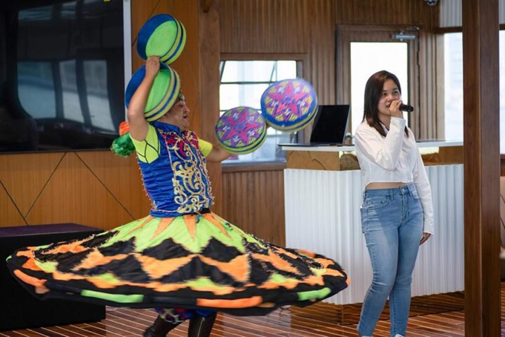 Luxury Dinner Cruise with Live Show