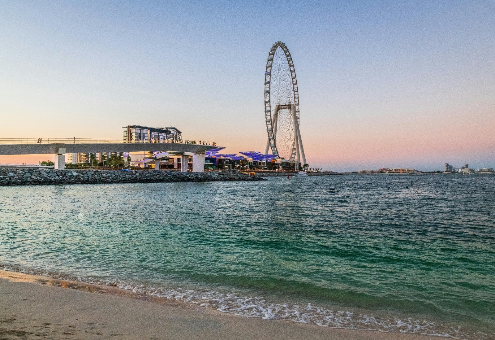 Couple dinner cruise Dubai
