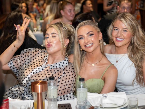 Dubai dinner cruise for couples