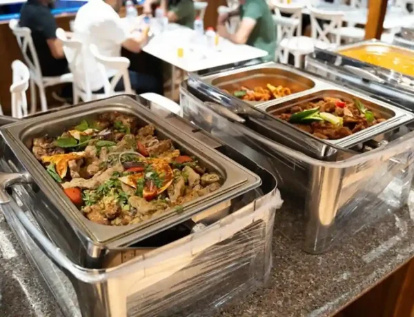 Dinner cruise Buffet in Dubai Marina.